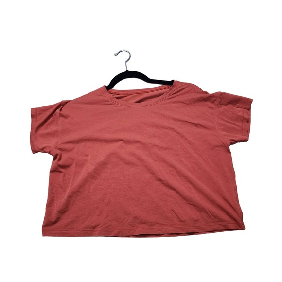Lululemon Tops - Lululemon women's size 6 shirt